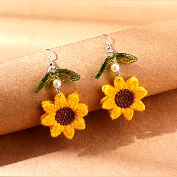 Boutique Jewelry - Sunflower Earrings